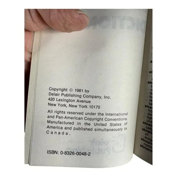 Small Reference‎ Library - Picture 4 of 4